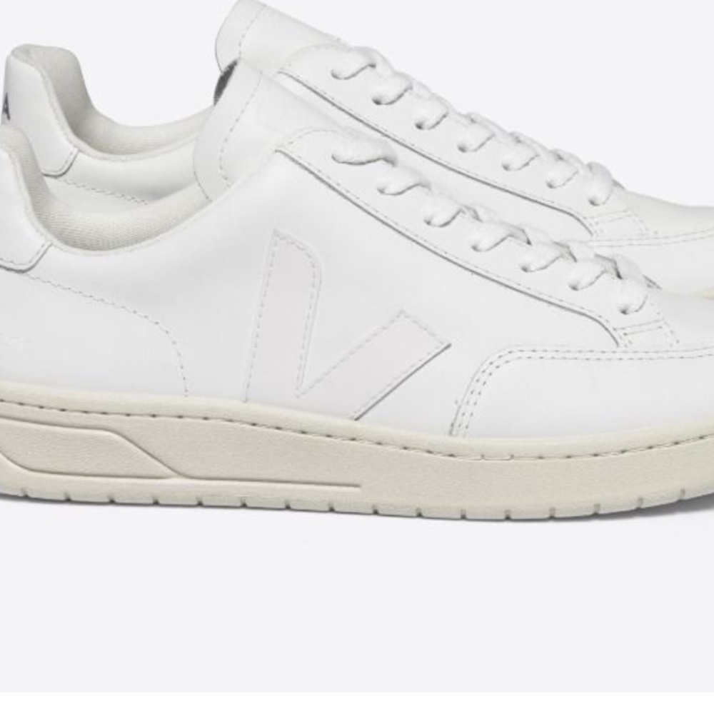 Veja V12 Leather White Sz 6